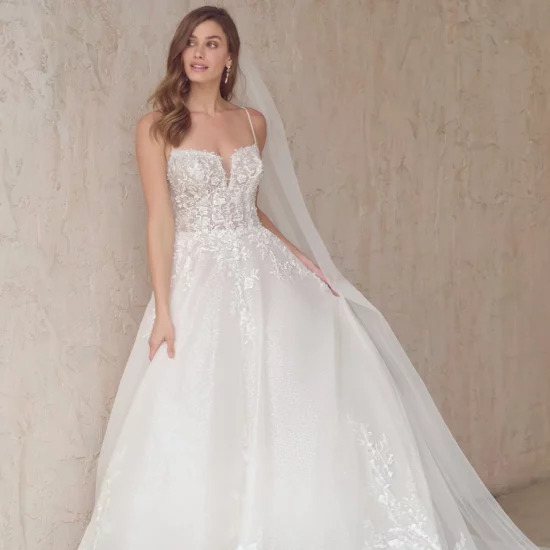 Maggie Sottero - Casey Brautkleid Vorderansicht 6