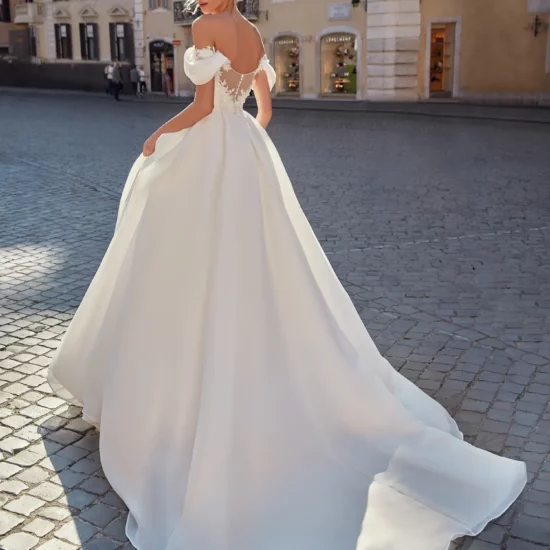 Brautkleid Laurie von Nicole Milano - Rückansicht