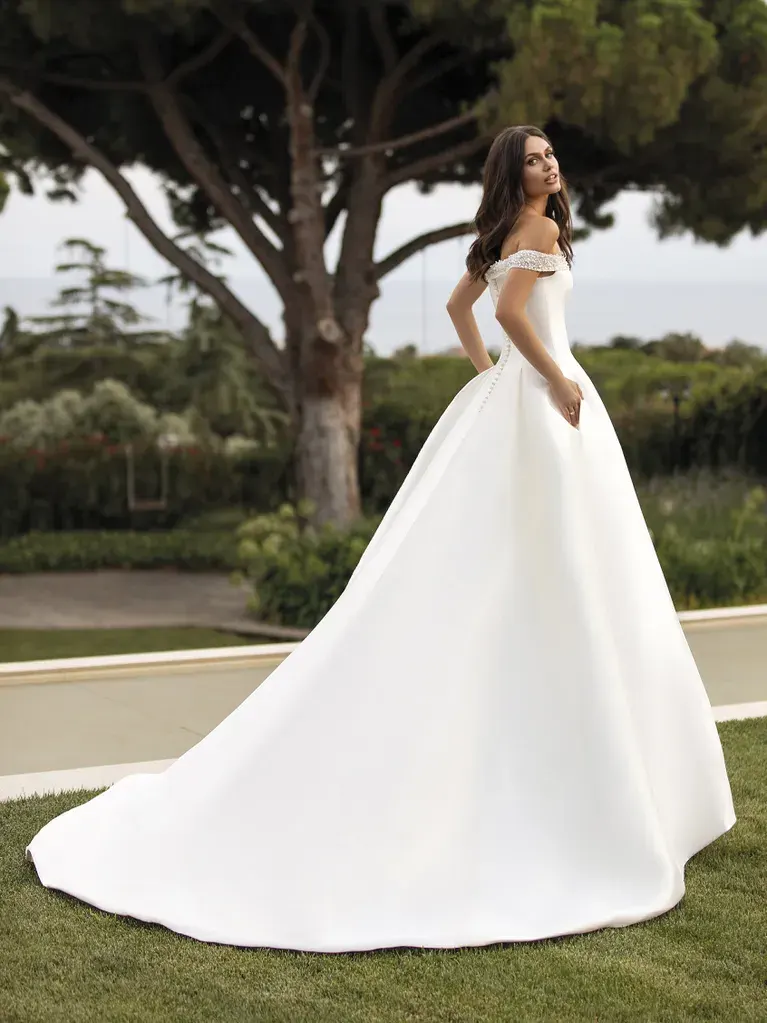 Brautkleid Rea von Pronovias – Rückenansicht