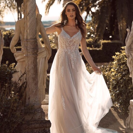 Madi Lane - Blaise Brautkleid Vorderansicht 1