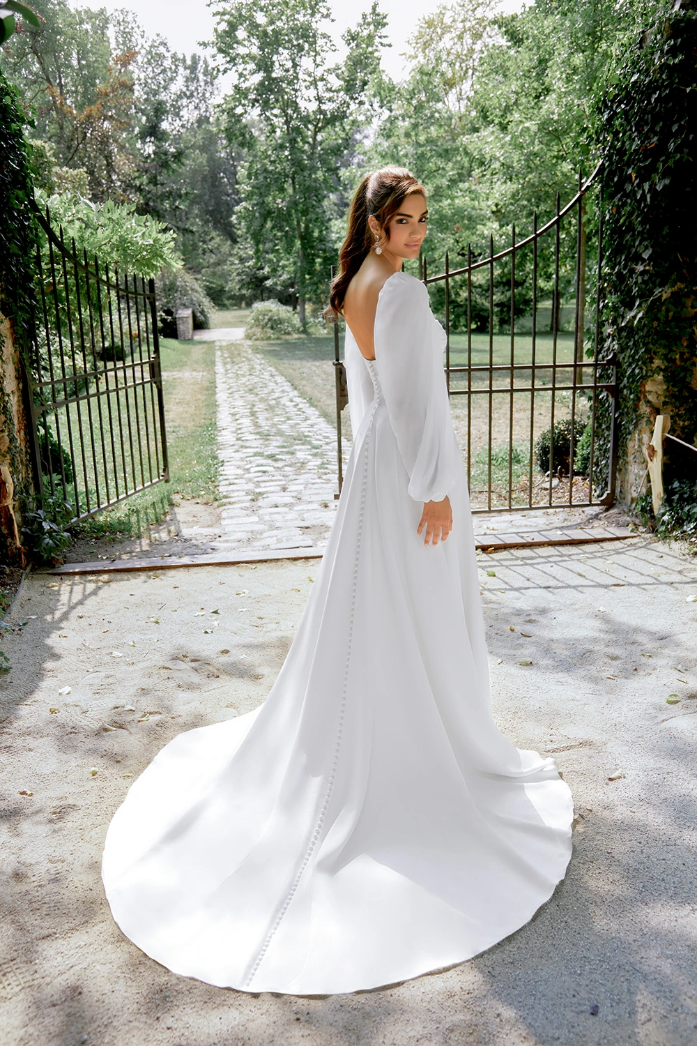 Brautkleid Modell 44509 von Sincerity – Rückenansicht