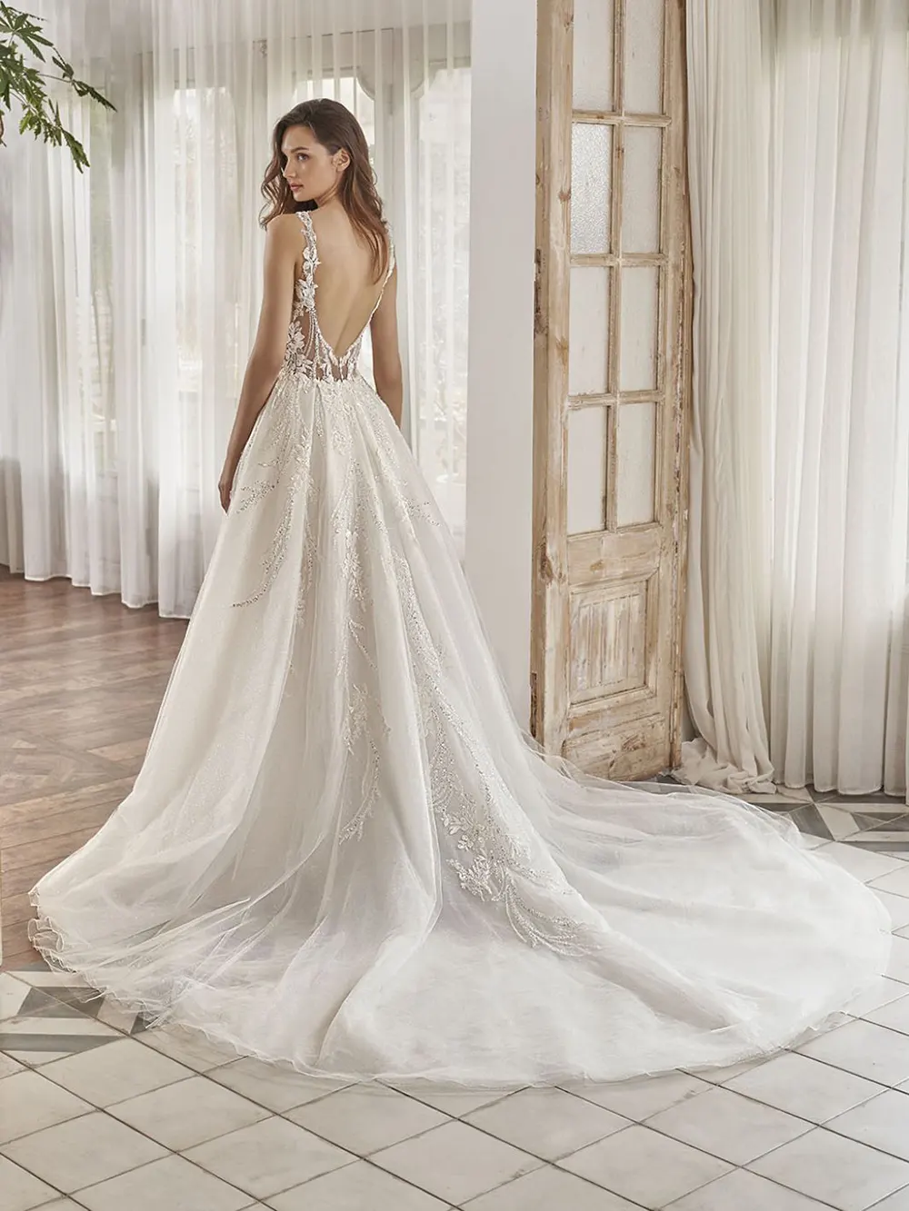 Brautkleid Atlas von PEN·LIV by Enzoani – Rücken