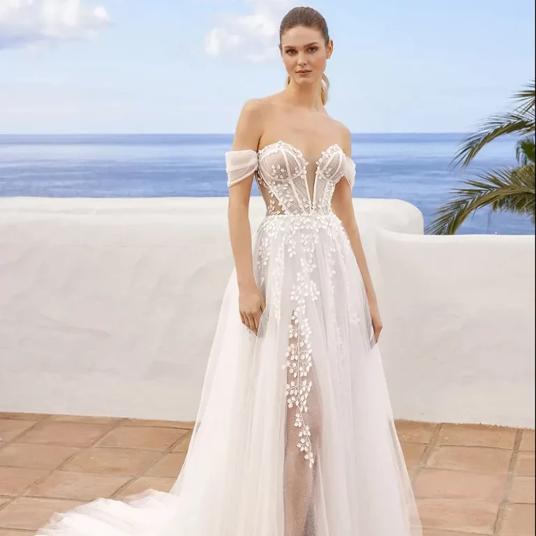 Brautkleid Claire von Love by Enzoani – Vorschau