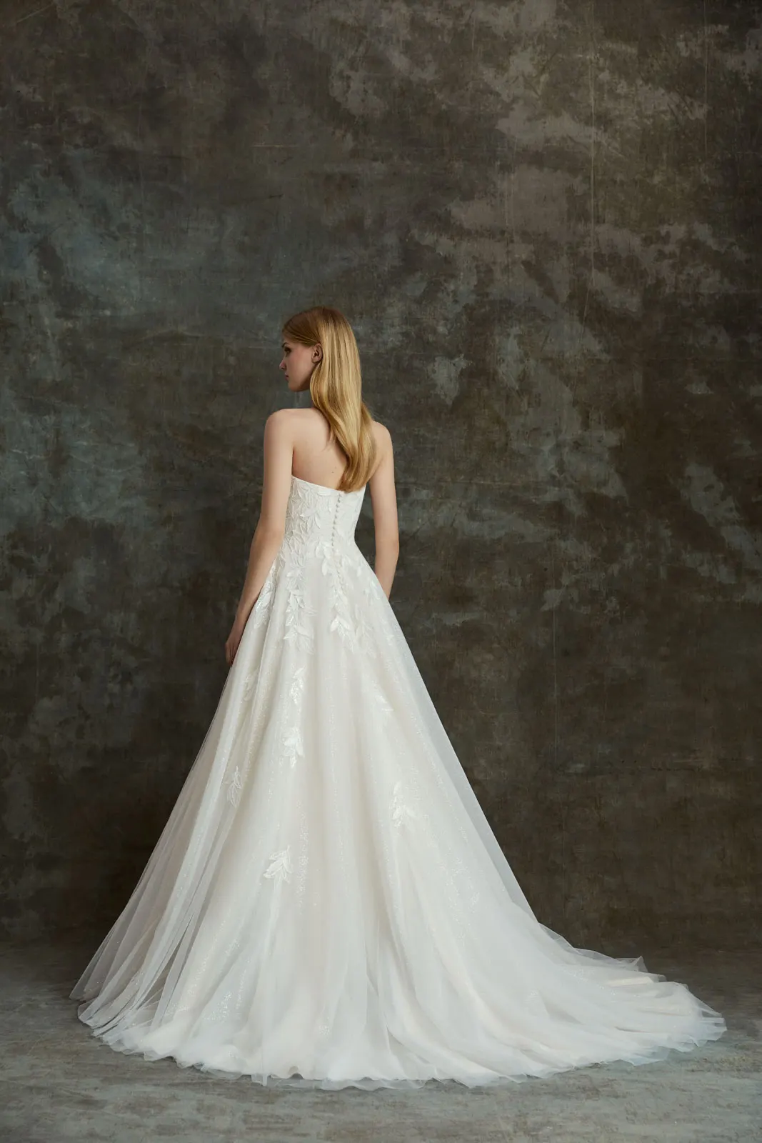 Brautkleid Lili von Alberto Palatchi – Rückenansicht