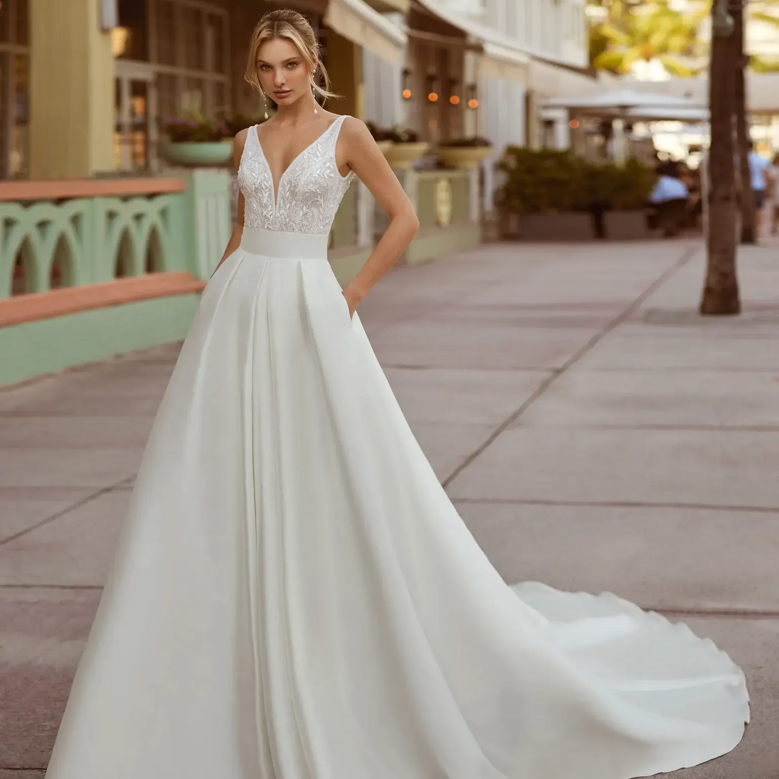 Brautkleid Consu von Luna Novias– Vorschau