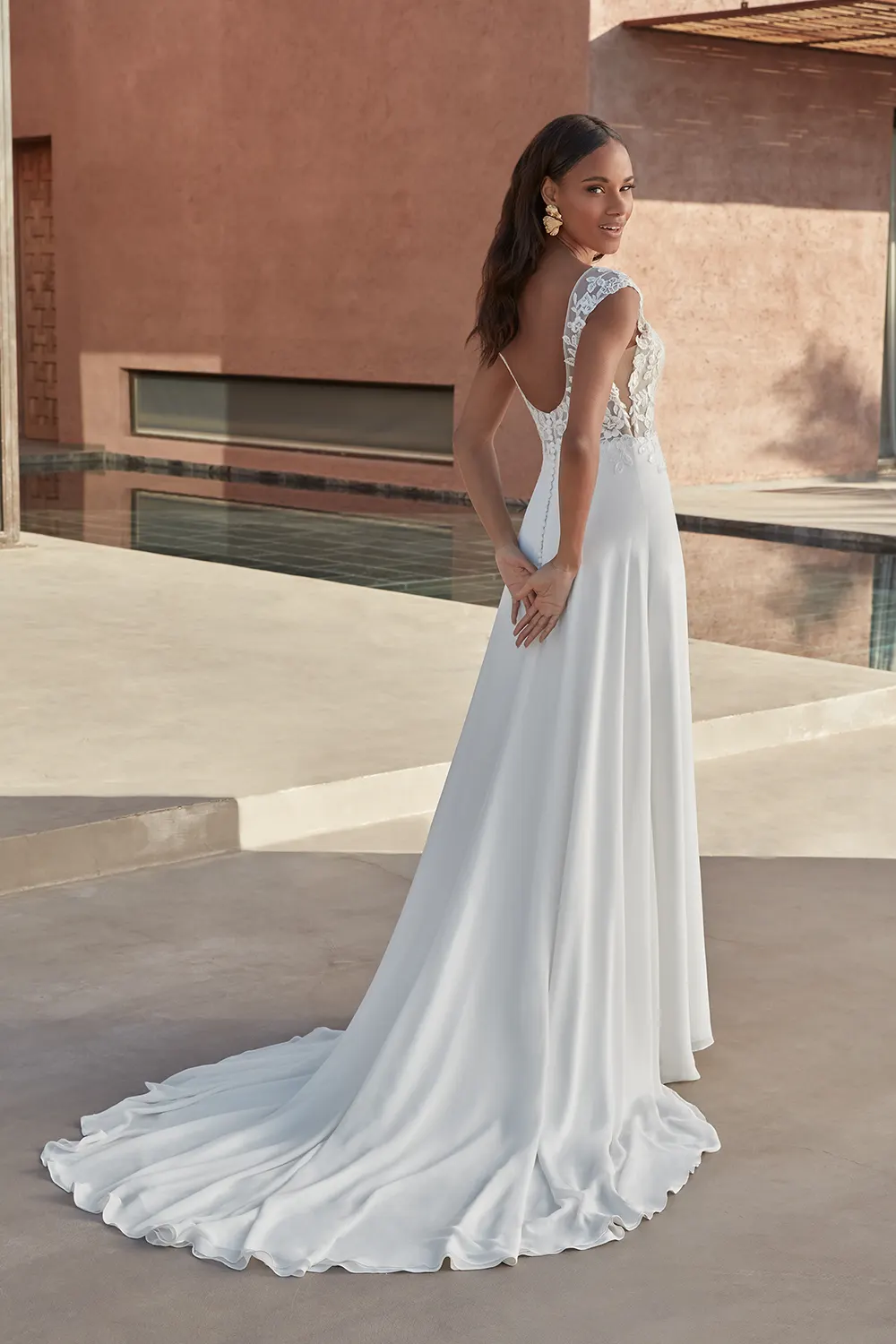 Brautkleid Karla von Adore – Rückansicht