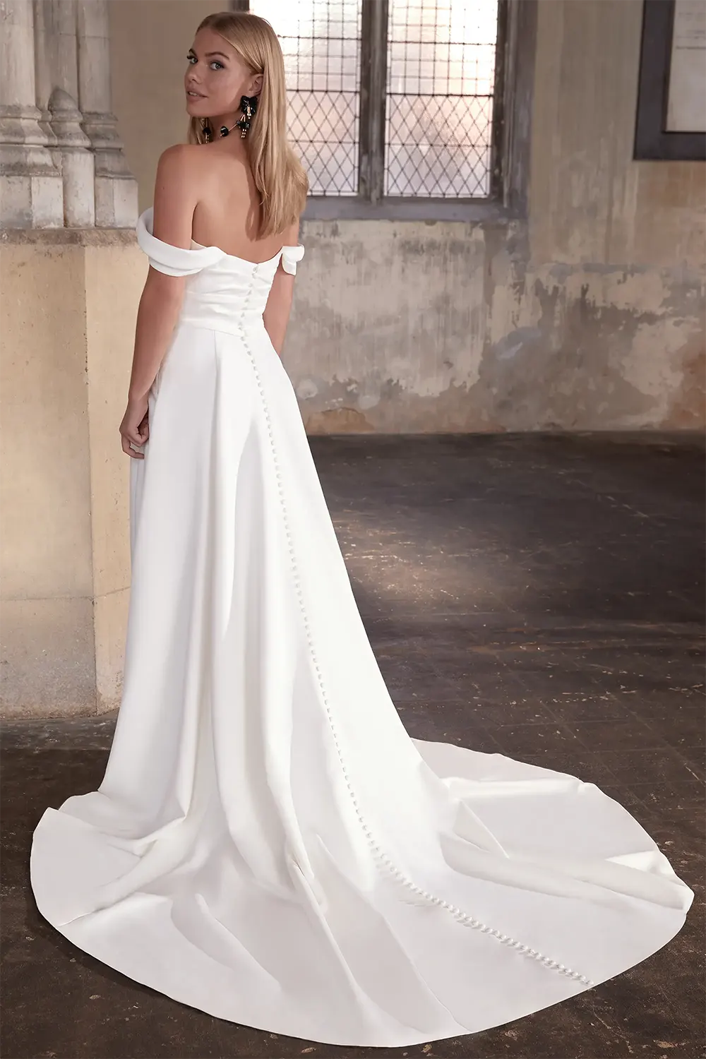 Brautkleid Rey von Adore – Rückansicht