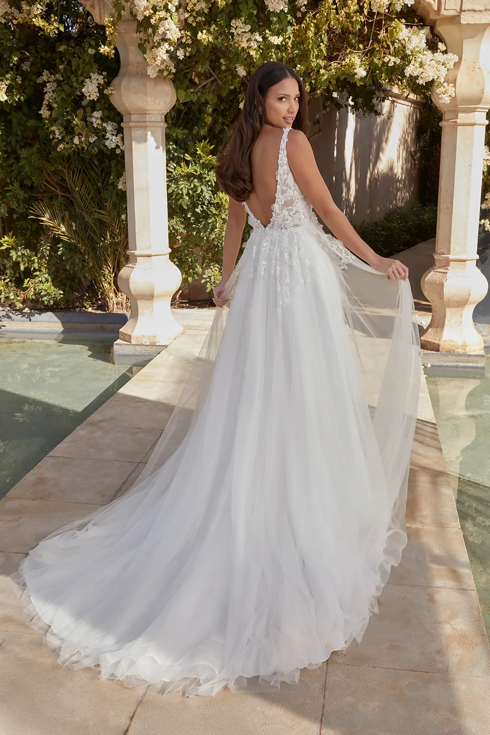 Brautkleid 44429 von Rückansicht