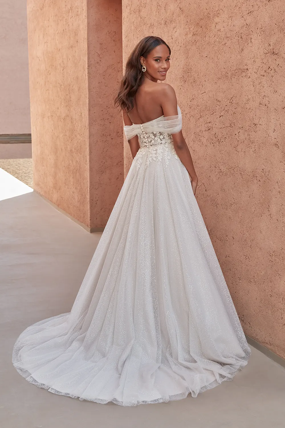 Brautkleid Ana von Adore – Rückenansicht