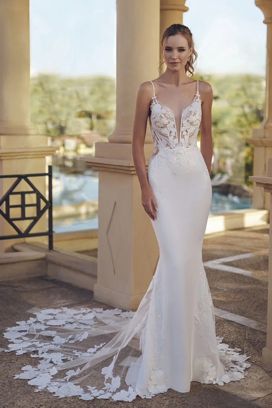 Brautkleid Samantha von Blue by Enzoani – VorschauBrautkleid Samantha von Blue by Enzoani – Vorschau