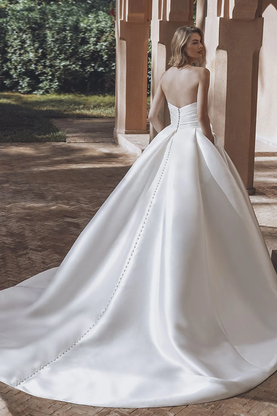 Brautkleid Uliana von Enzoani – Rückenansicht