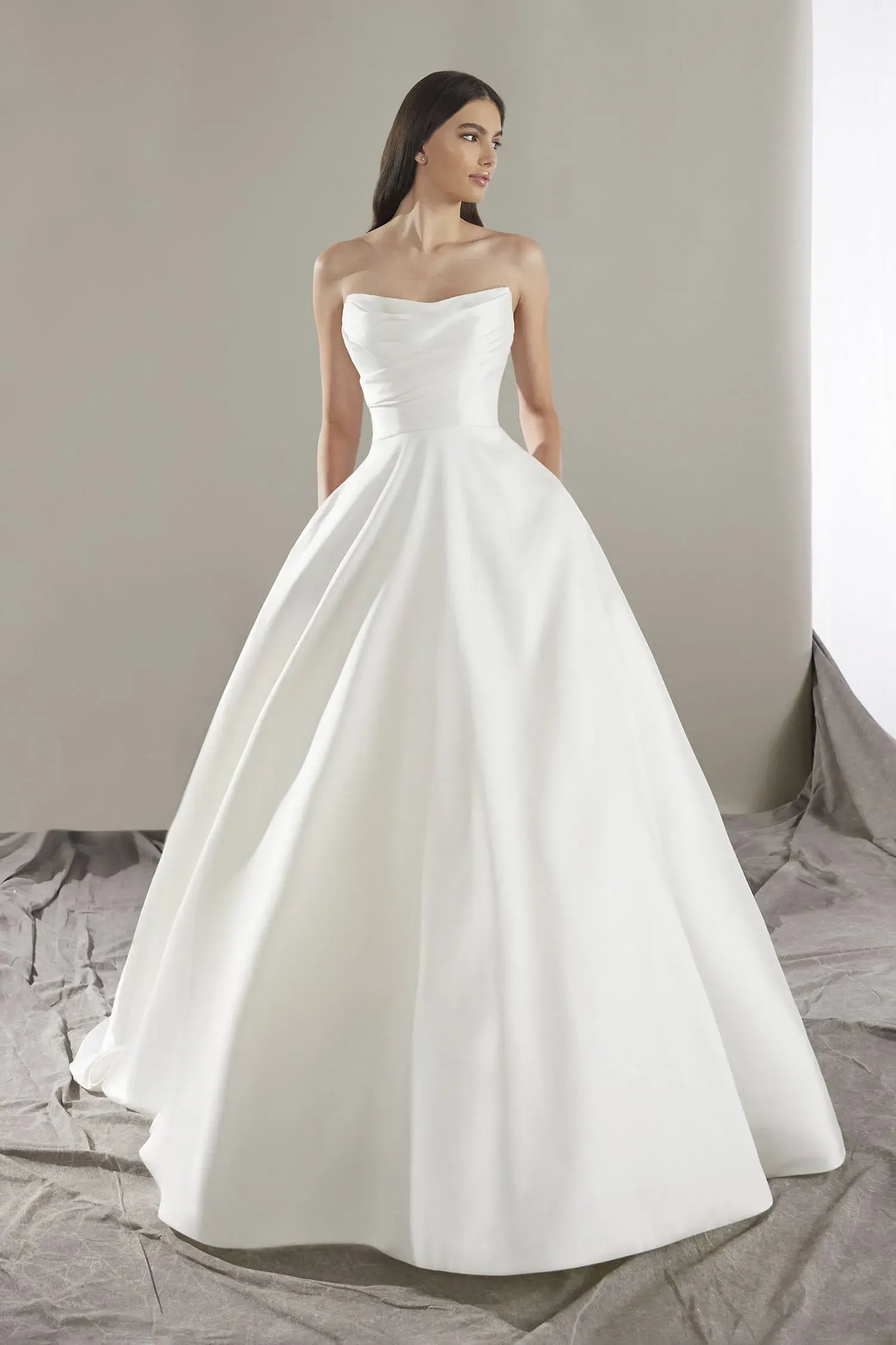 Brautkleid Keoni von Pronovias – Vorschau