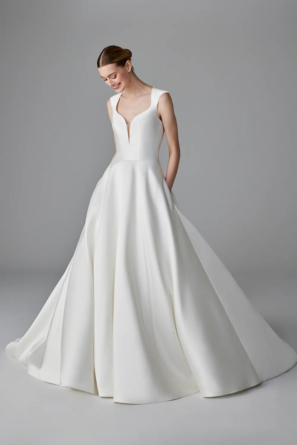 Brautkleid Etincelle von Pronovias – Vorschau