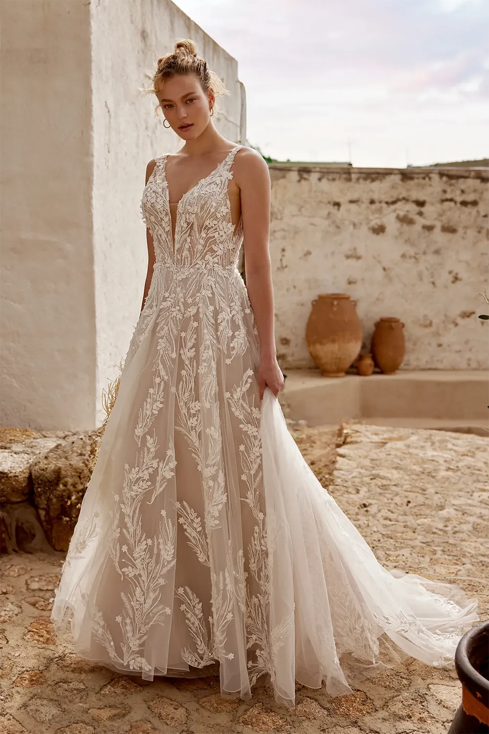 Brautkleid 66372 von Lillian West – Vorschau