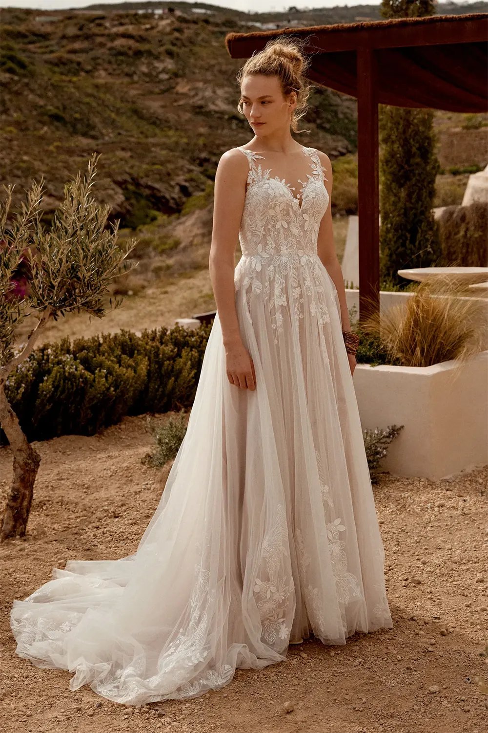 Brautkleid 66374 von Lillian West – Vorschau