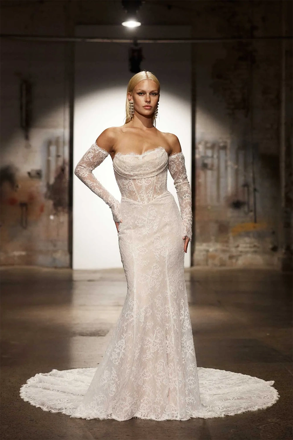 Brautkleid Roxanne von Evie Young Bridal – Vorschau