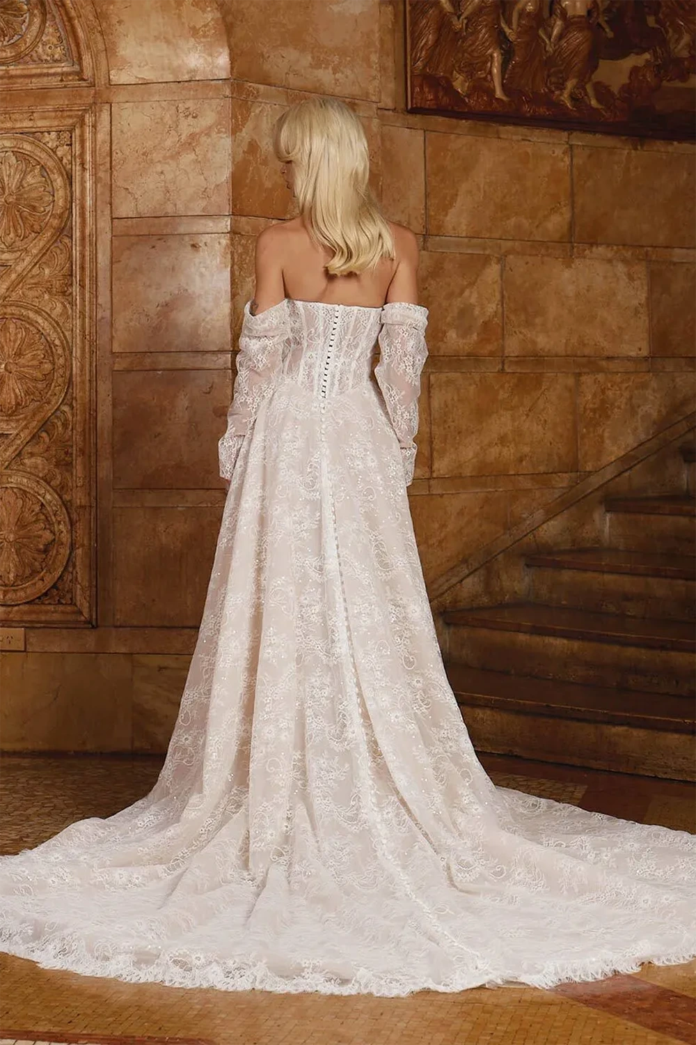 Brautkleid Hepburn von Evie Young Bridal – Rückenansicht