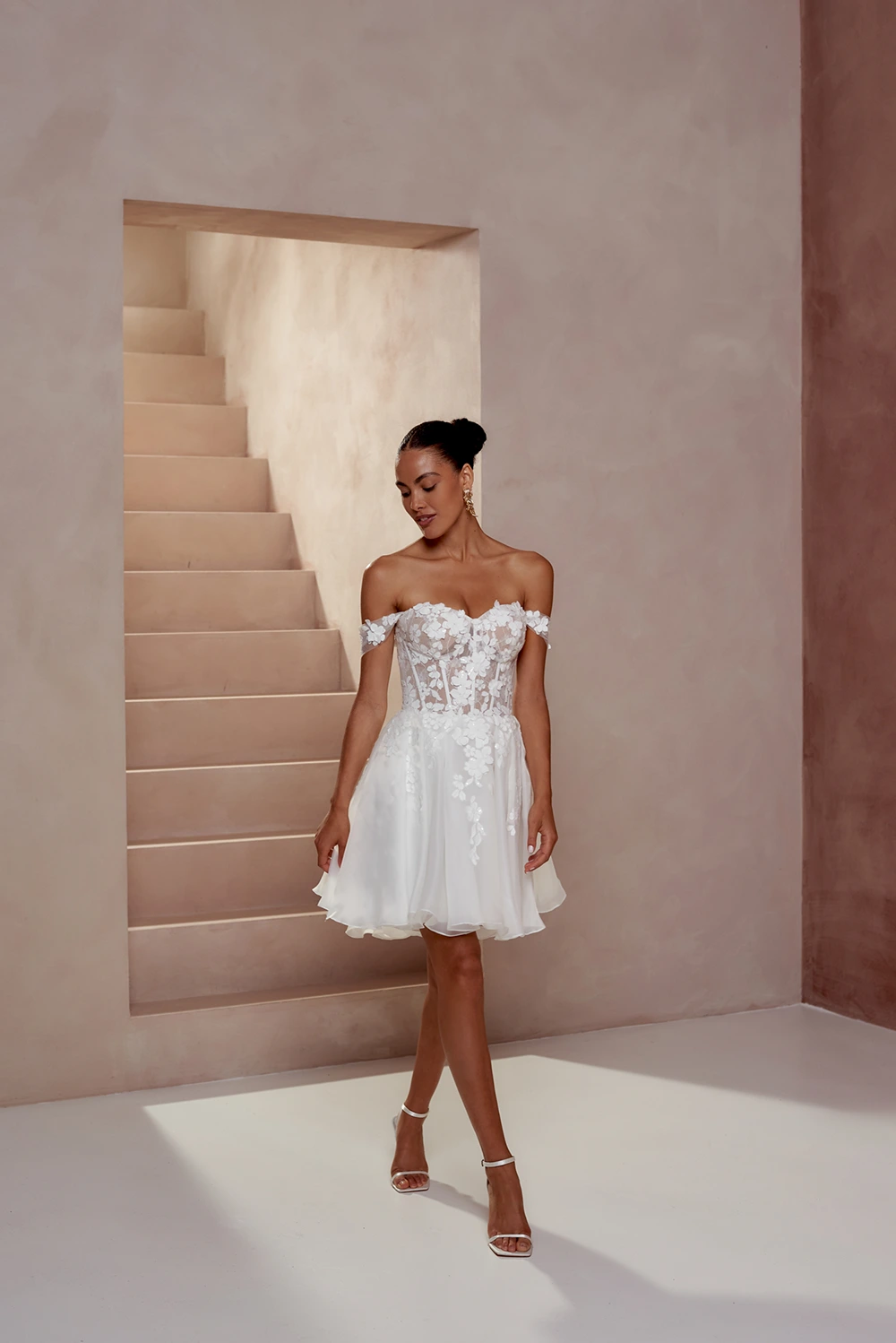 Brautkleid Modell Aria-AJA von Adore – Vorschau