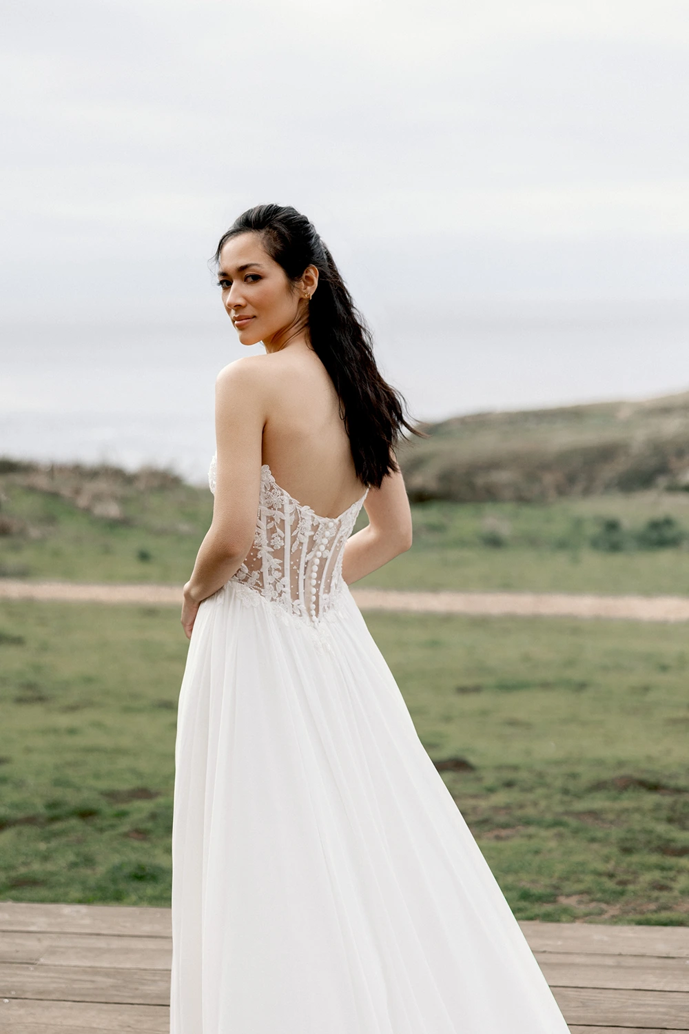 Brautkleid Modell Aurelia von Adore – Rückenansicht