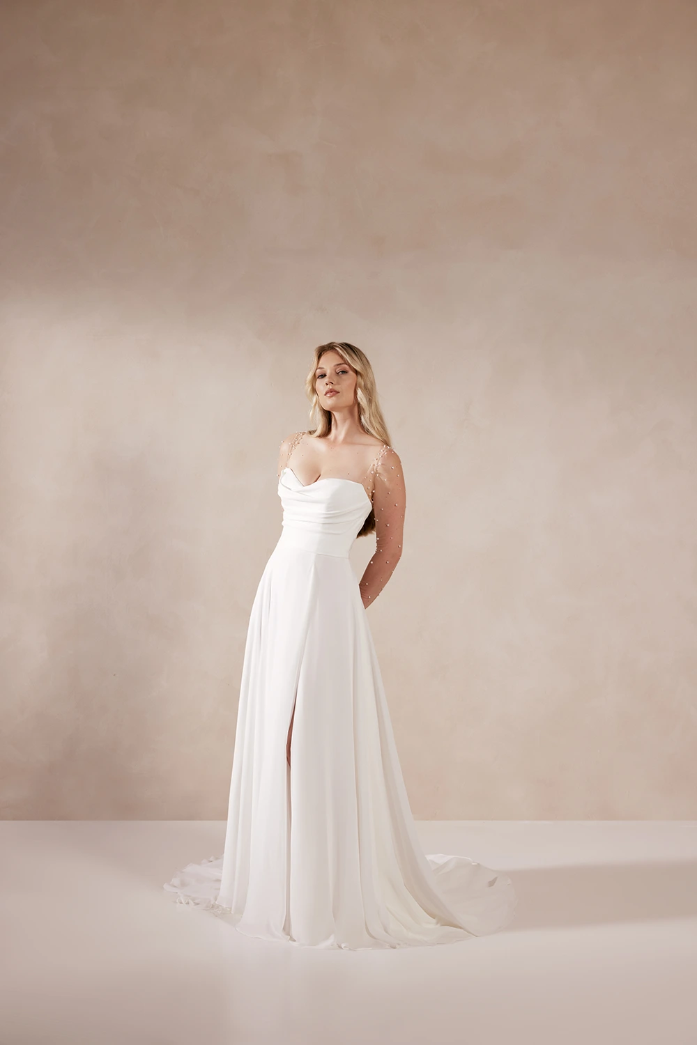 Brautkleid Modell Eliora von Adore – Vorschau