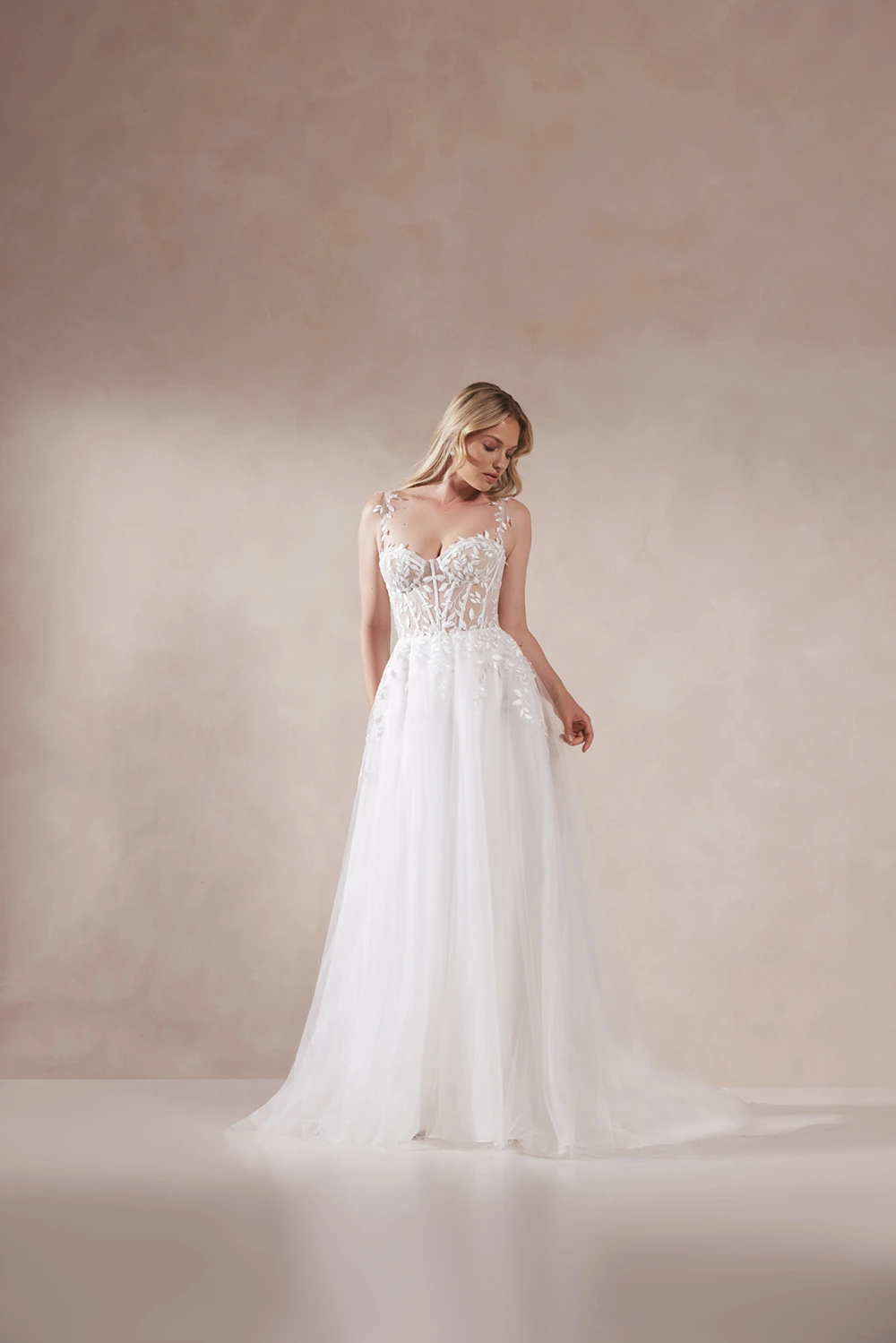 Brautkleid Modell Seraphina von Adore – Vorschau