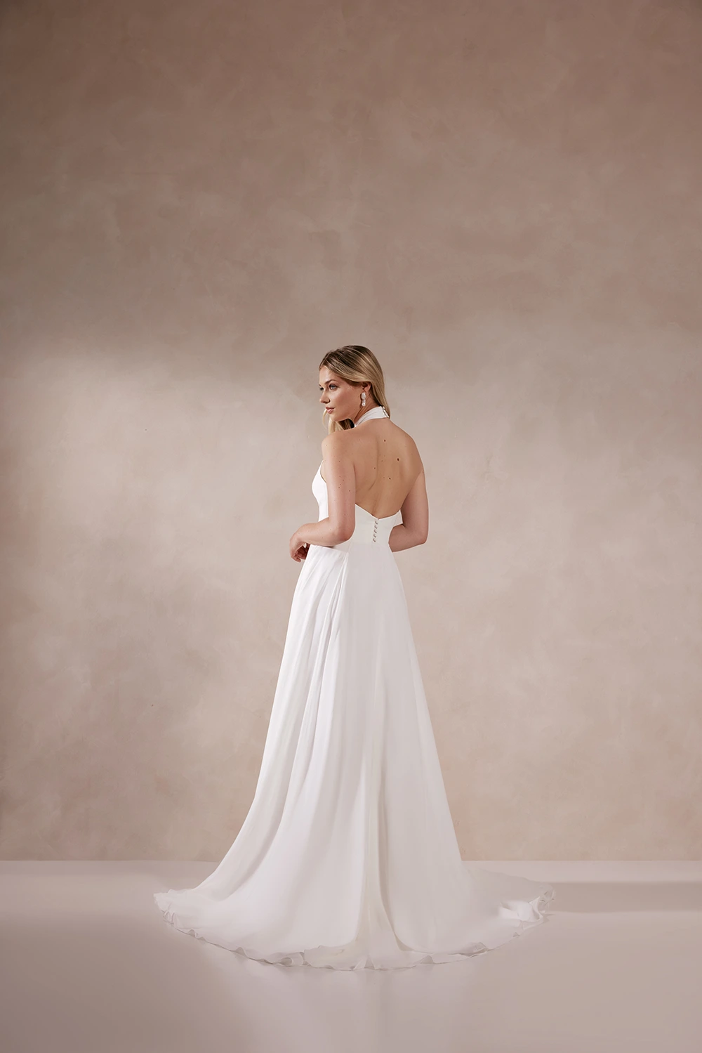 Brautkleid Modell Uma von Adore – Rückenansicht