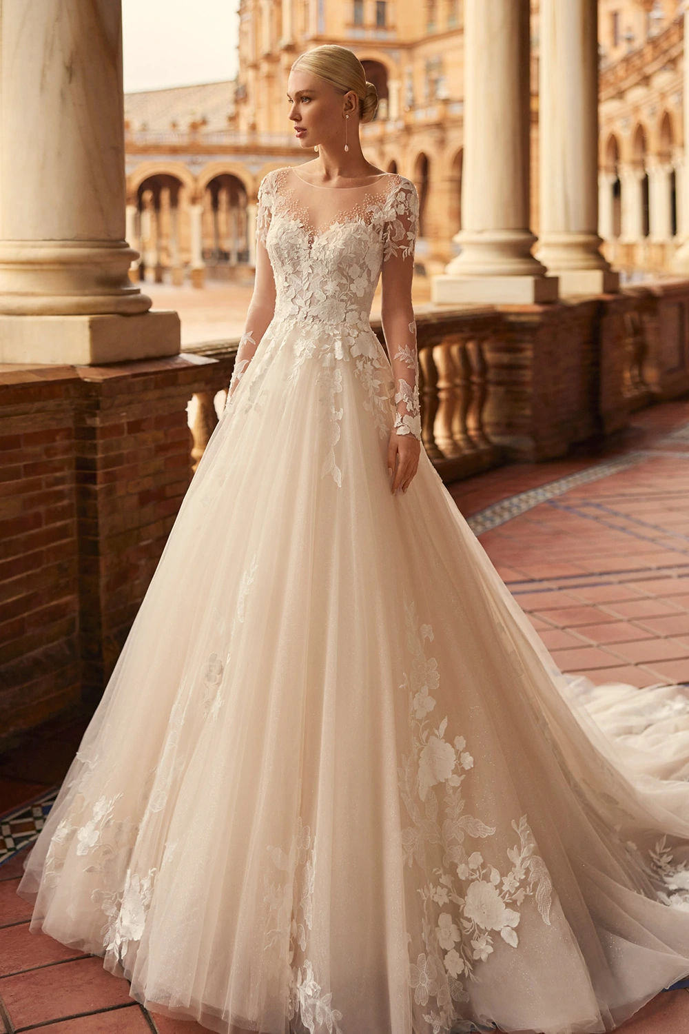 Brautkleid Modell Kavi von Aire Barcelona – Vorschau