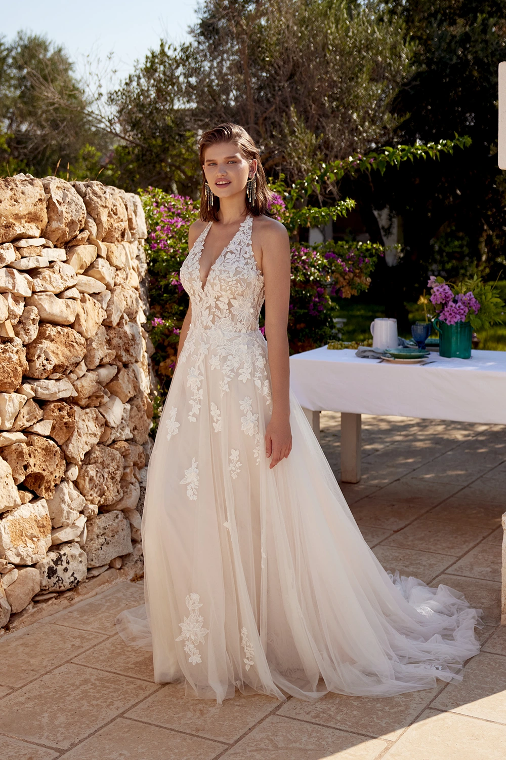 Brautkleid Modell 66405 von Lillian West – Vorschau