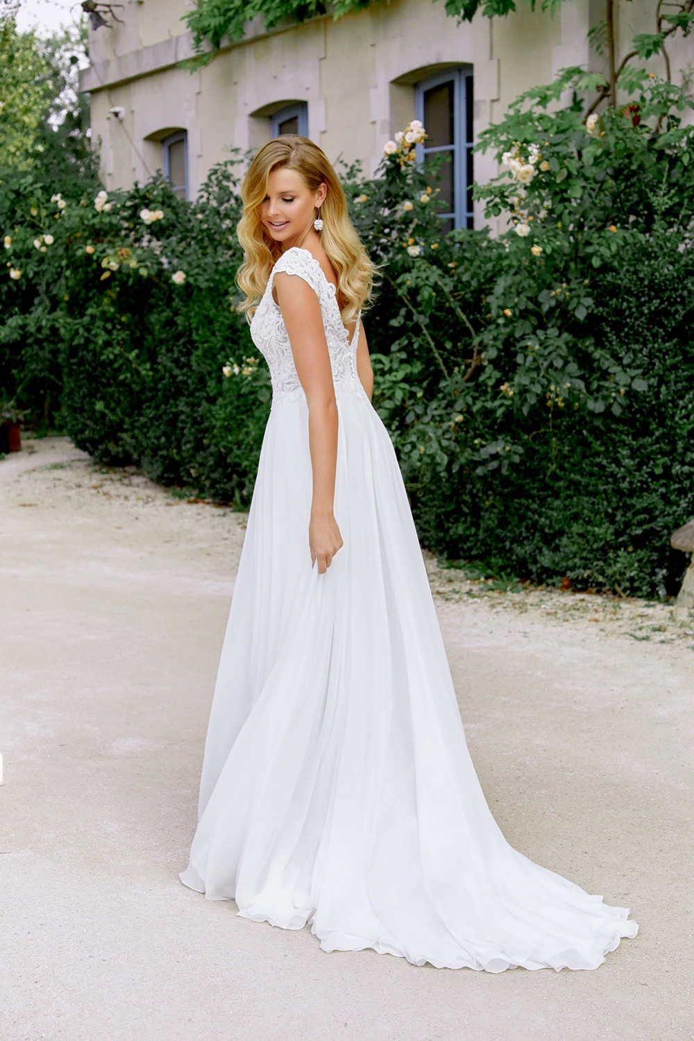 Brautkleid Modell 44532 von Sincerity – Rückenansicht