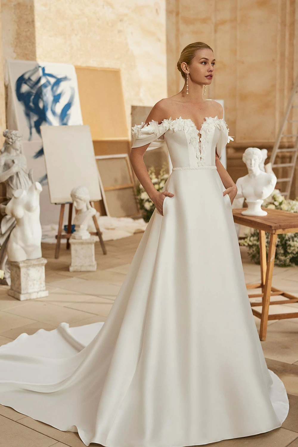 Brautkleid Modell Morwen von Aire Barcelona – Vorschau
