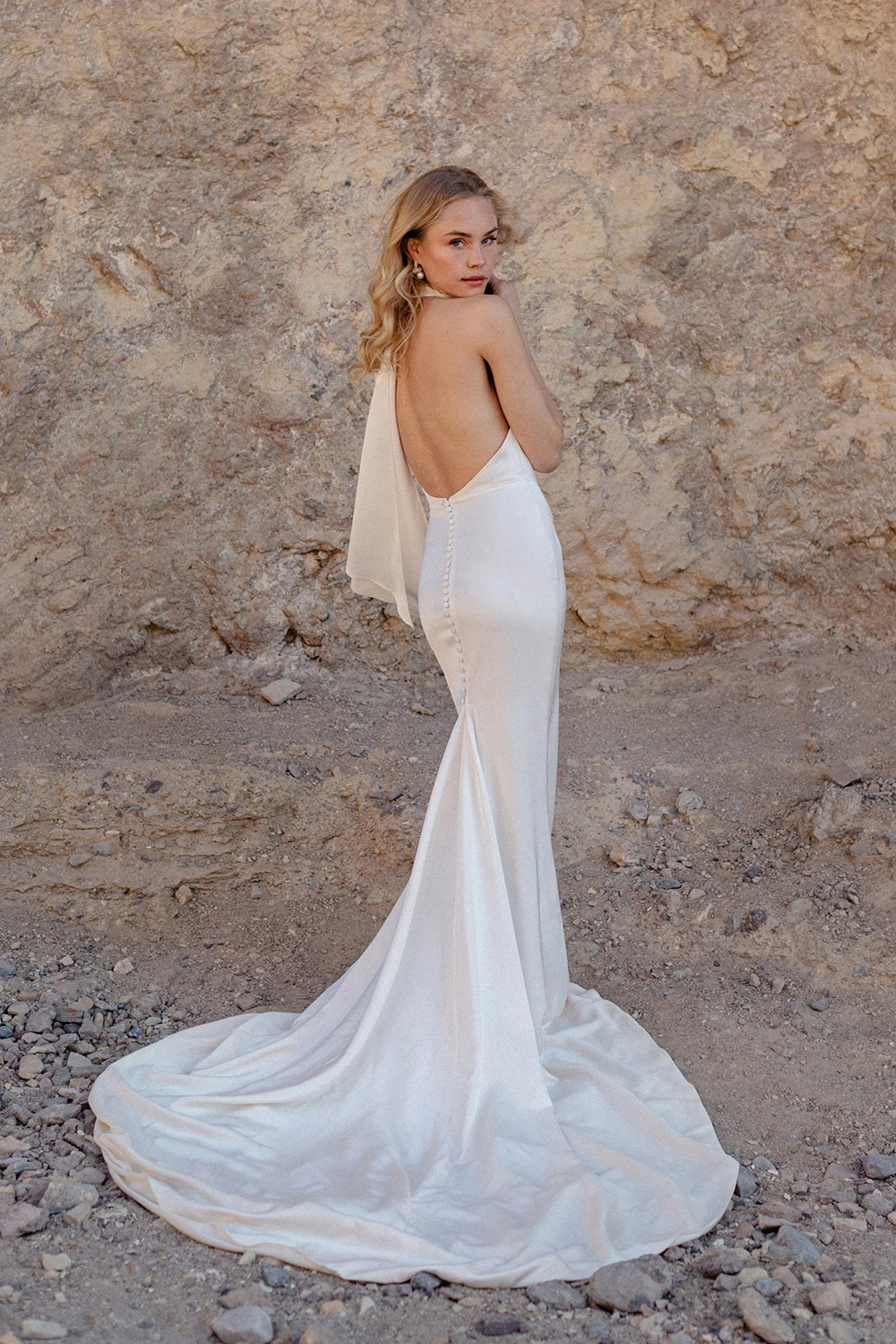 Brautkleid Modell Victoria von Allure Bridals – Rückenansicht