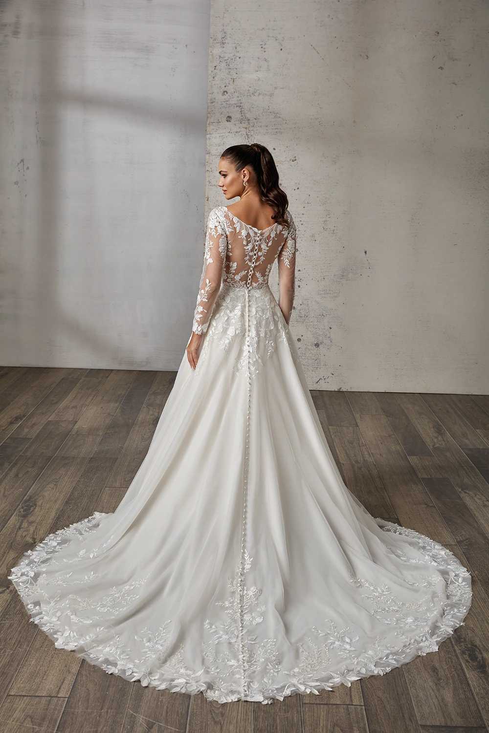 Brautkleid Modell Bellamy von Eddy K – Rückenansicht