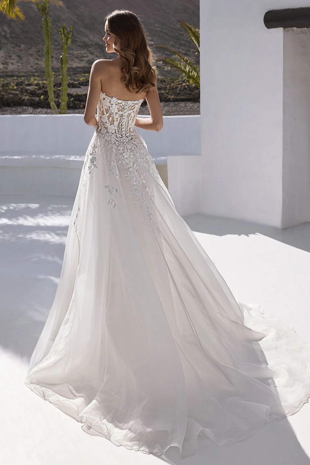 Brautkleid Modell Everly von Enzoani Love – Rückenansicht