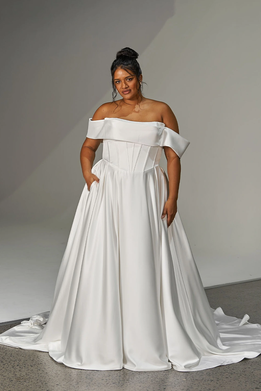 Brautkleid Modell Orson Curvy von Evie Young – Vorschau