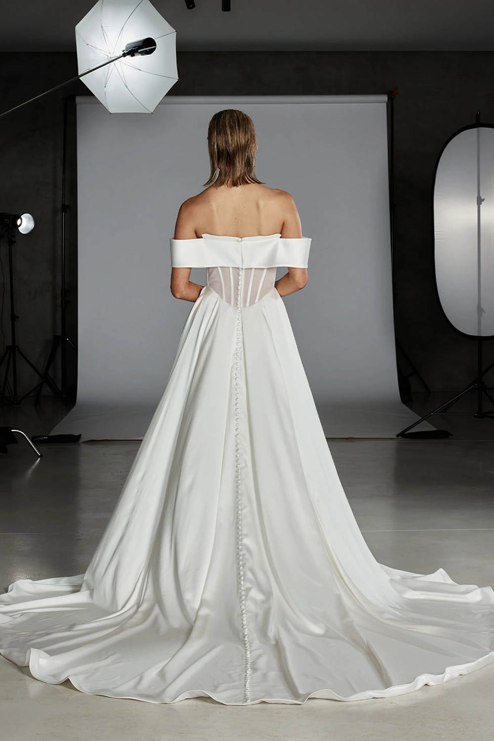 Brautkleid Modell Orson von Evie Young – Rückenansicht