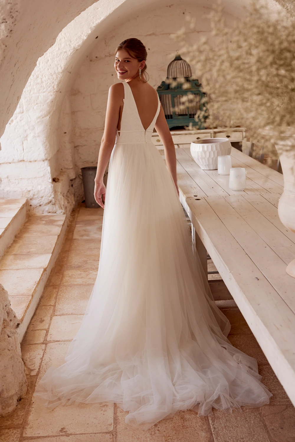 Brautkleid Modell 66384 von Lillian West – Rückenansicht