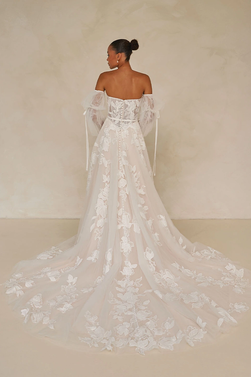Brautkleid Modell Walker von Madi Lane – Rückenansicht