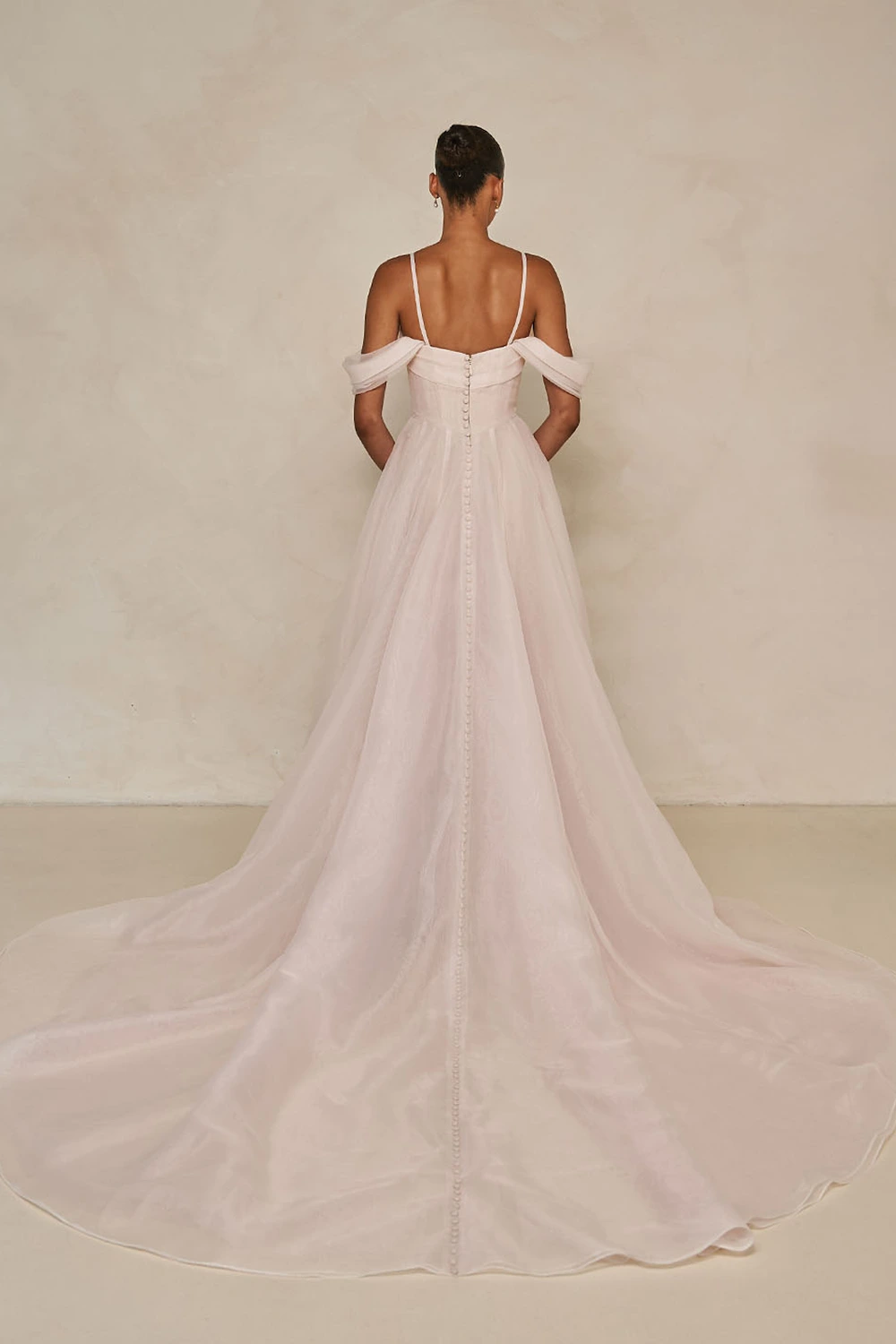 Brautkleid Modell Wisteria von Madi Lane – Rückenansicht