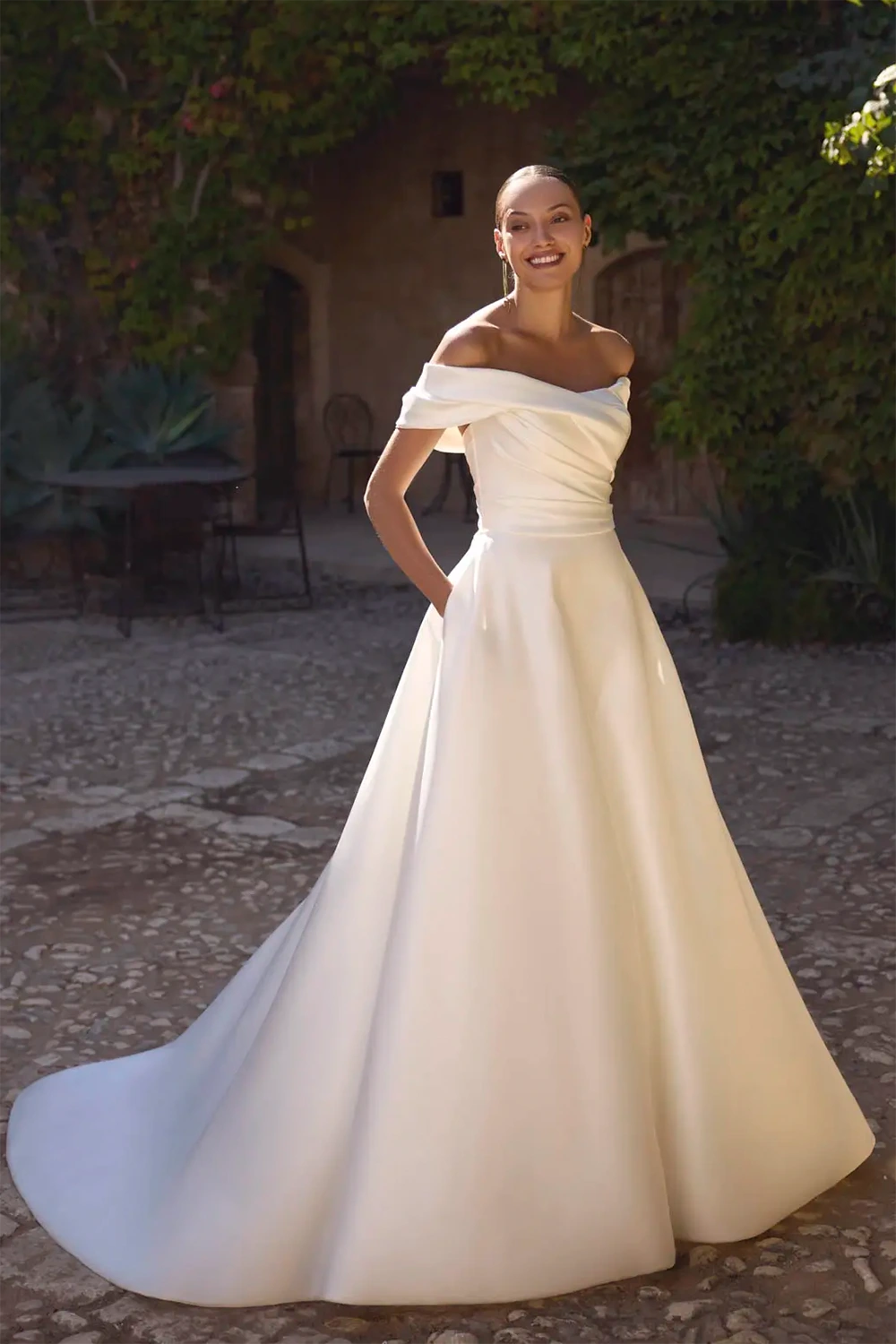 Brautkleid Modell Gerlinde-A von Modeca – Vorschau
