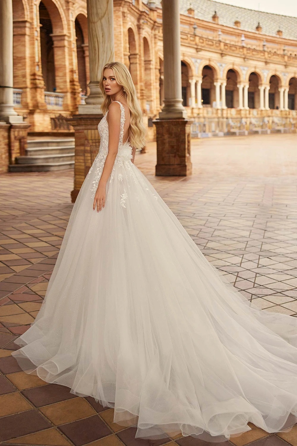 Brautkleid Modell Kayden von Aire Barcelona – Rückenausschnitt