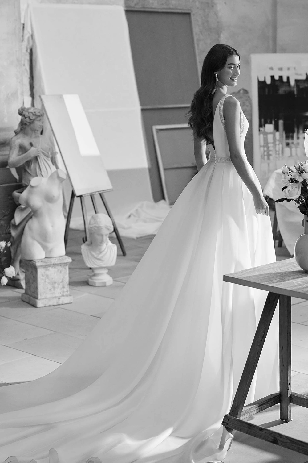 Brautkleid Modell Maeve von Aire Barcelona – Rückenansicht