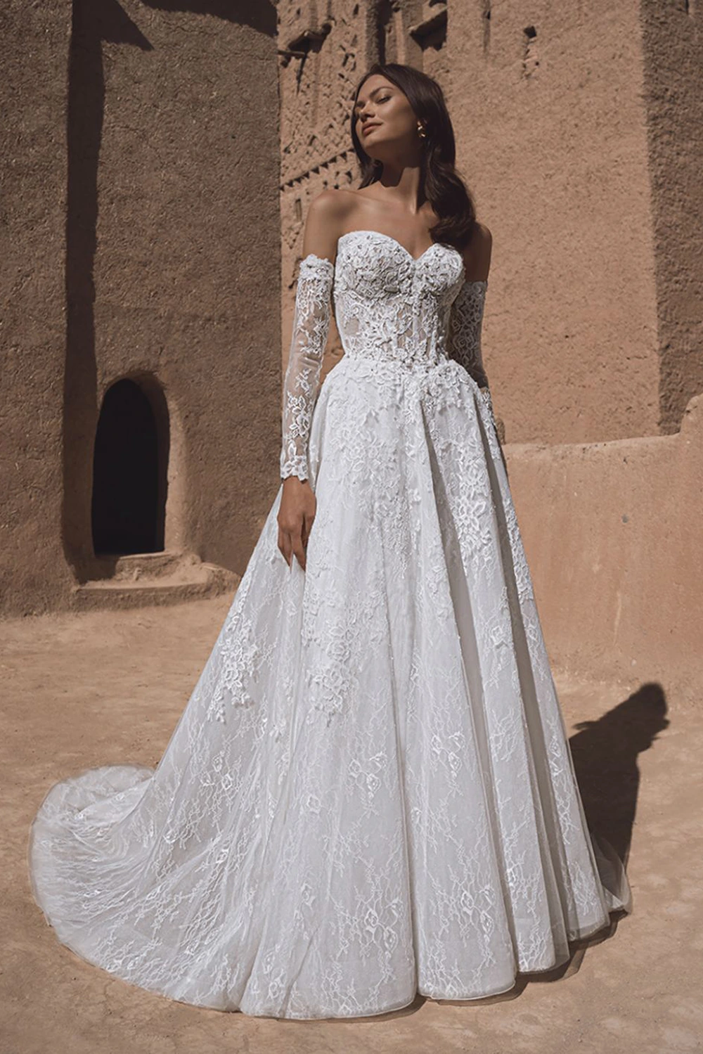 Brautkleid Modell Tia von Enzoani Blue – Vorschau