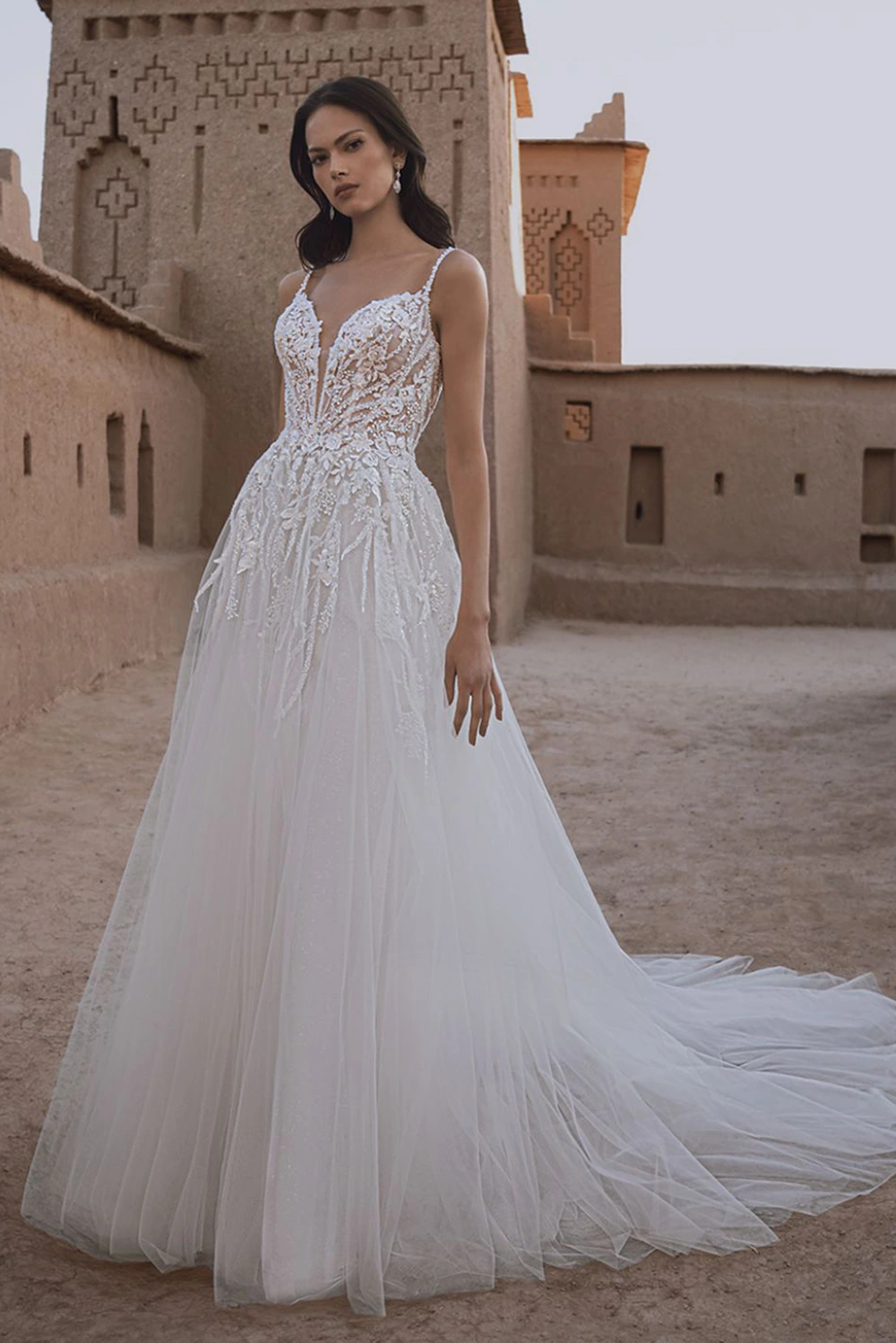 Brautkleid Modell Tillie von Enzoani Blue – Vorschau