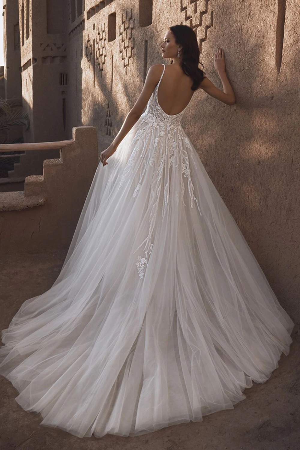 Brautkleid Modell Tillie von Enzoani Blue – Rückenansicht