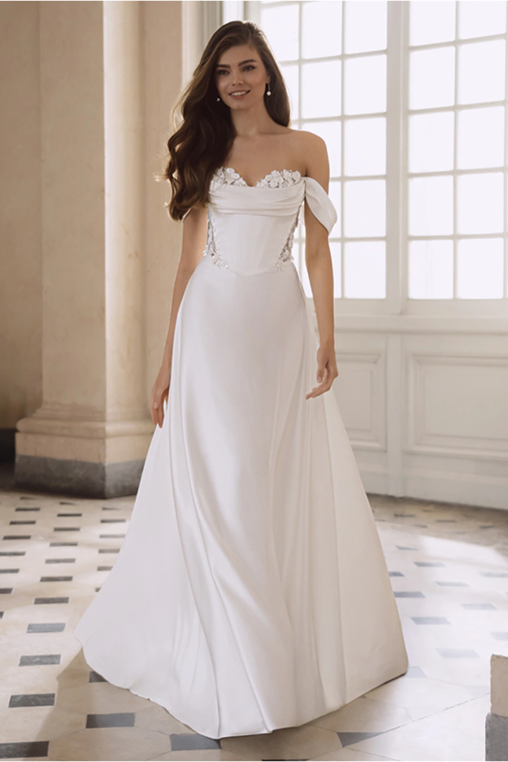 Brautkleid Modell Fermina von Etoile – Vorschau