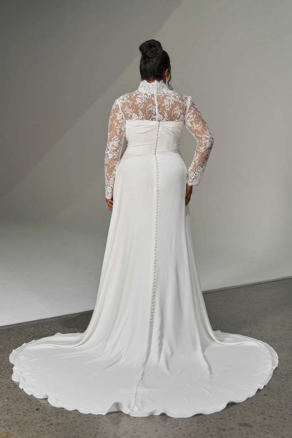 Brautkleid Modell Astaire Curvy von Evie Young – Rückenansicht