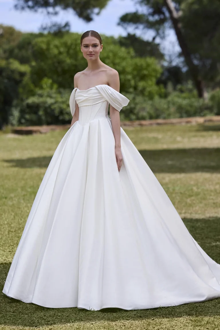 Brautkleid Modell Coris von Pronovias – Vorschau