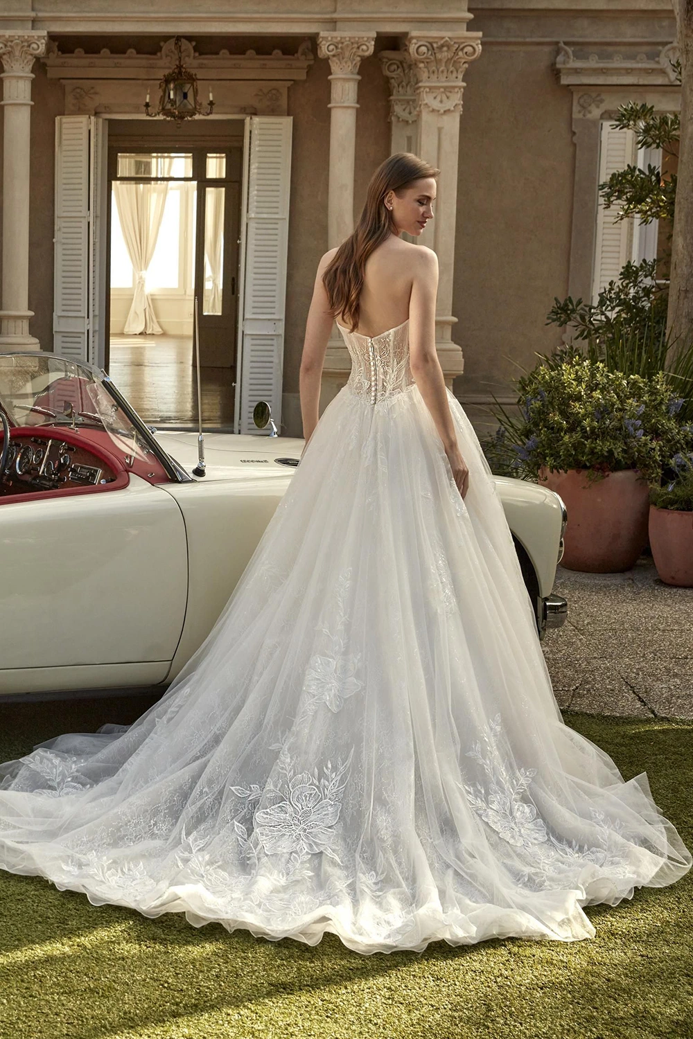 Brautkleid Modell Salima von St. Patrick – Rückenansicht