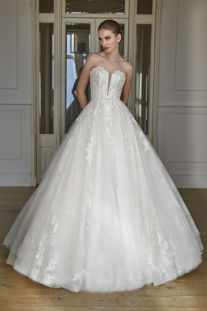 Brautkleid Modell Vannia von St. Patrick – Vorschau