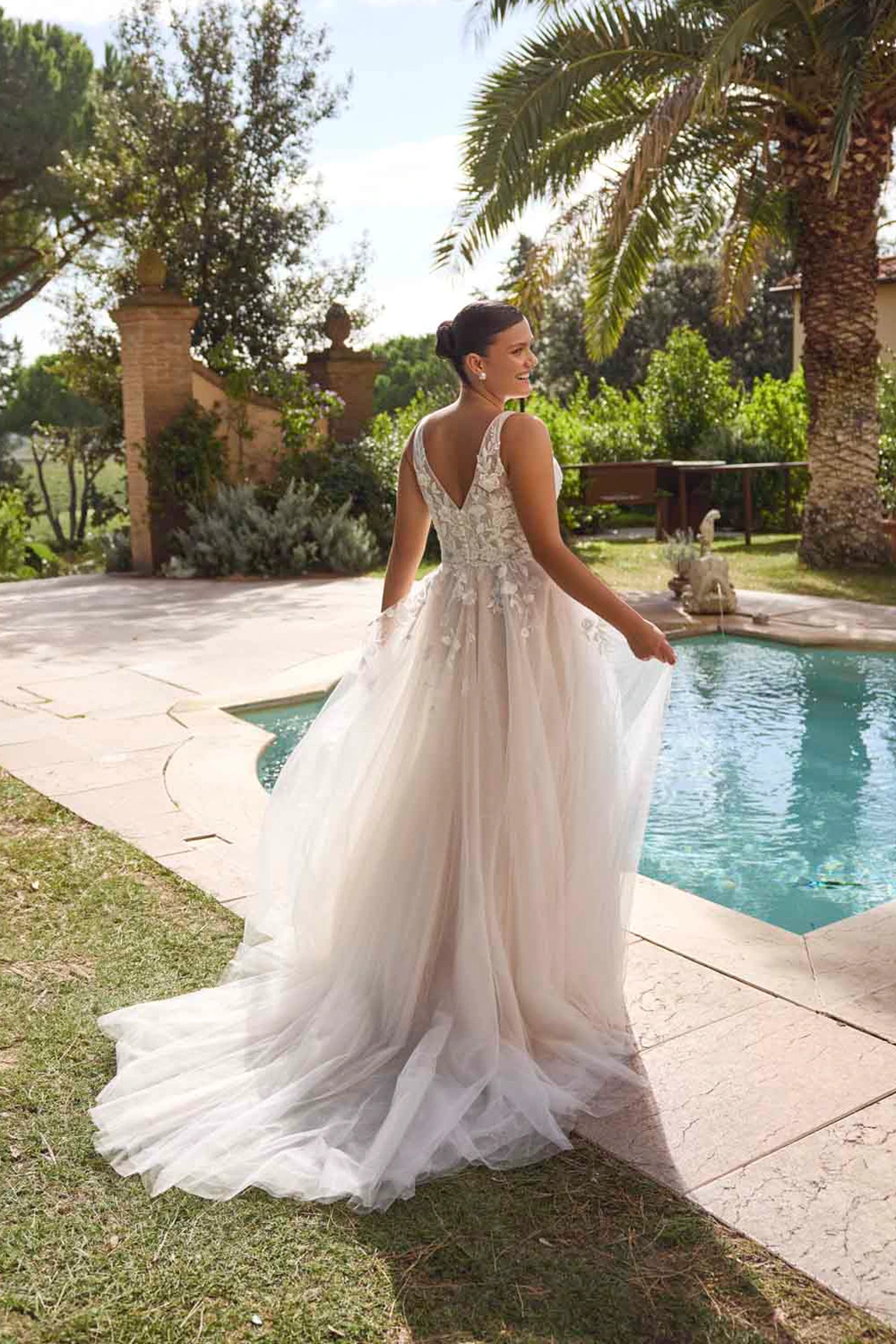 Brautkleid Modell Jolanthe Curvy von Modeca – Rückenansicht